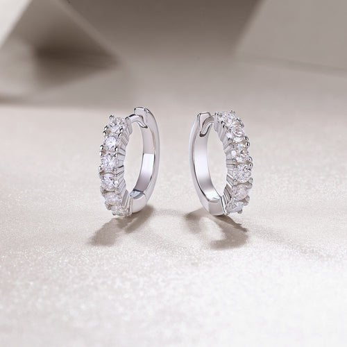 18K White Gold Earrings with 12 Round Diamonds