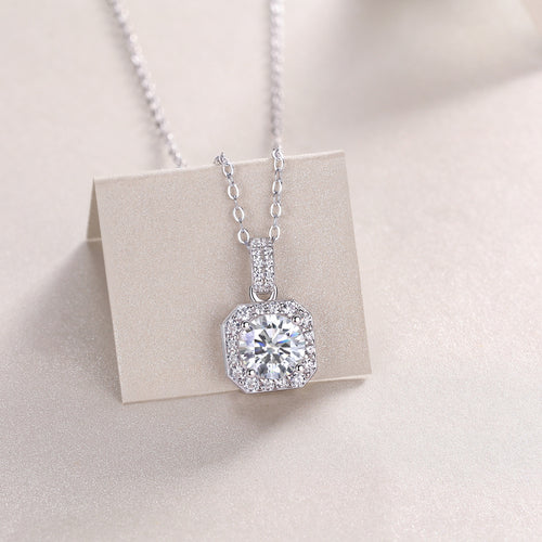 18K White Gold Shimmering Square-Shaped 1 Carat Round Diamond Pendant Necklace