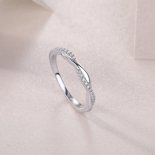 18K White Gold Spiral Diamond-Accent Wedding Ring for Women