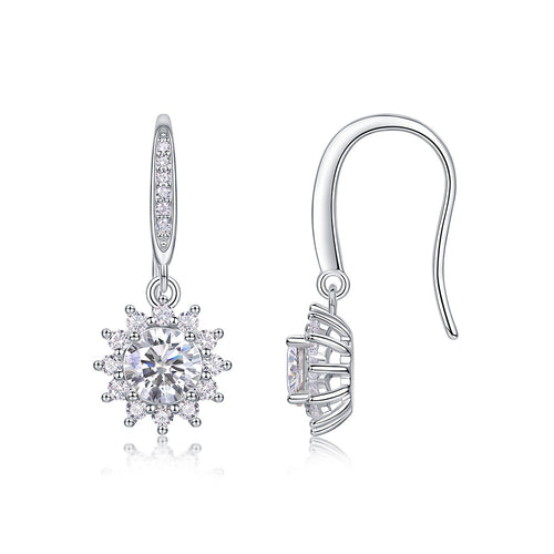 18K White Gold Flower-Shaped 0.5 Carat Round Diamond Stud Earrings (0.5 Carat Each)