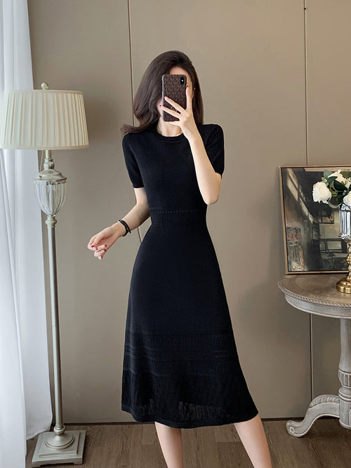 Black Round Neck Short Sleeved Knitted Dress