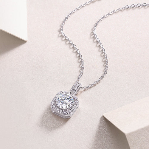 18K White Gold Shimmering Square-Shaped 1 Carat Round Diamond Pendant Necklace