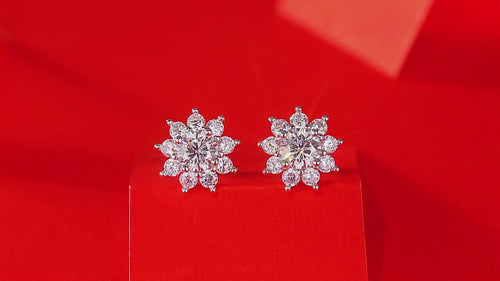 18K White Gold Flower Shape Round Diamond Stud Earrings